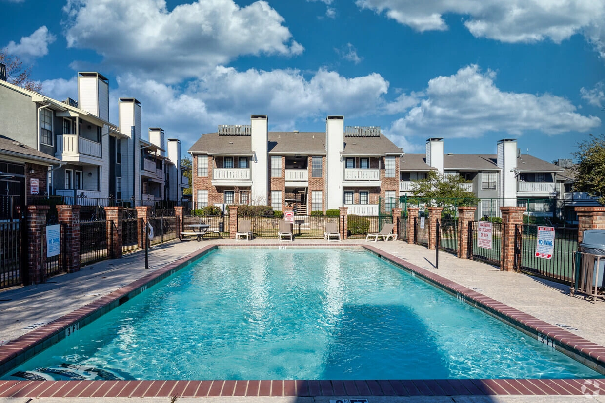 Swimming Pool & Residential View at Crossings at Irving