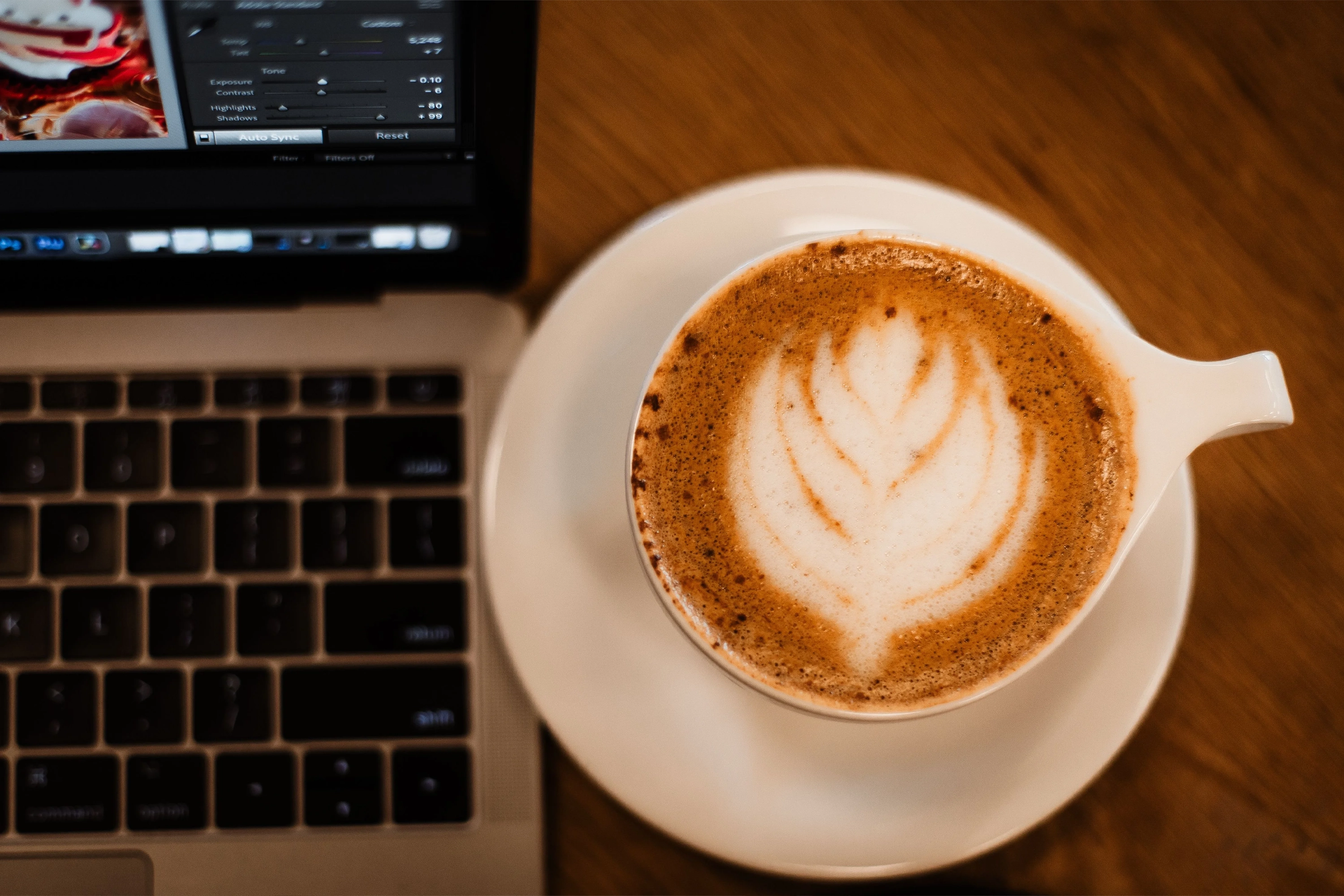 Top Coffee Spots & Cozy Work Cafés Around Town
